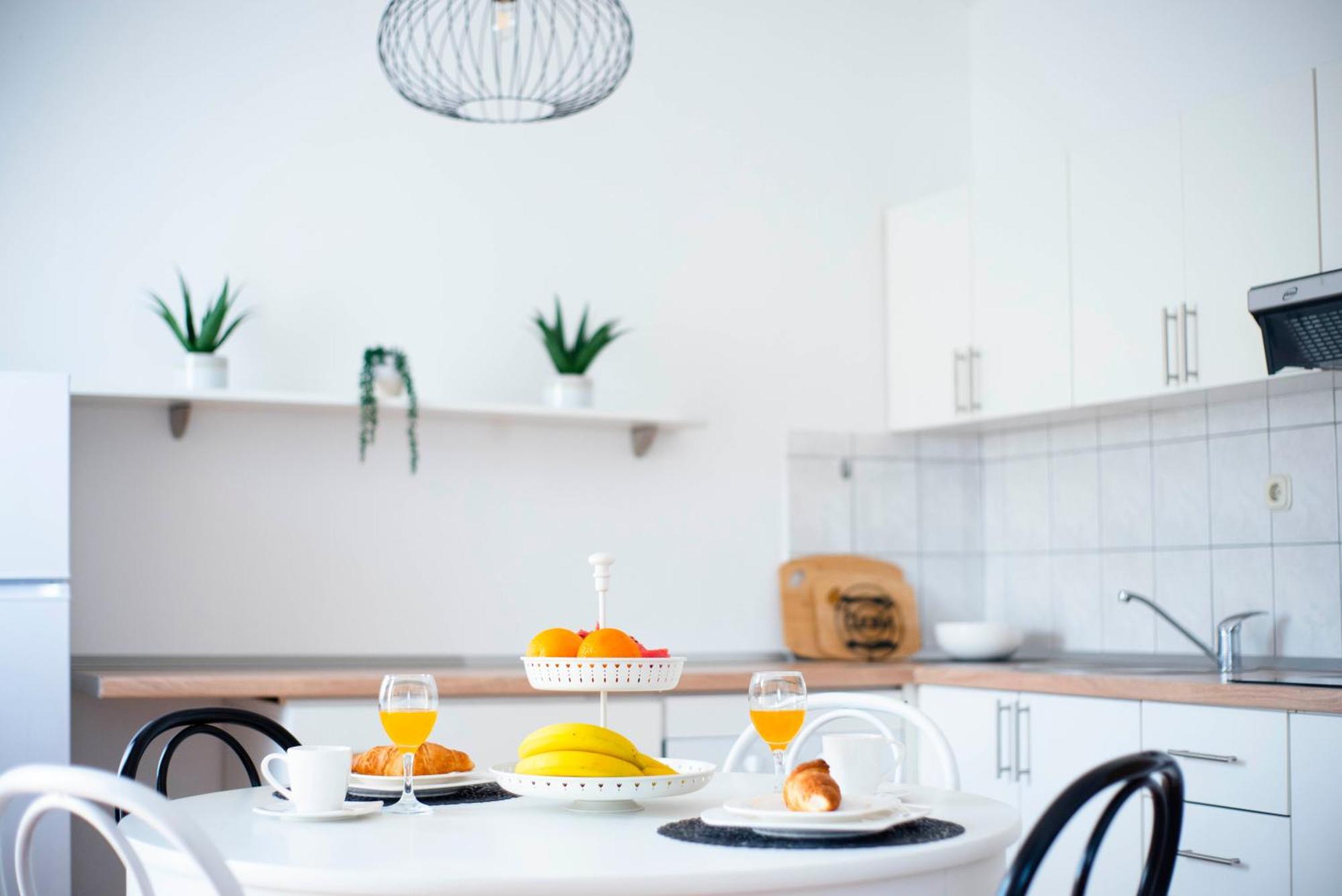 Apartman Karla Сини Екстериор снимка