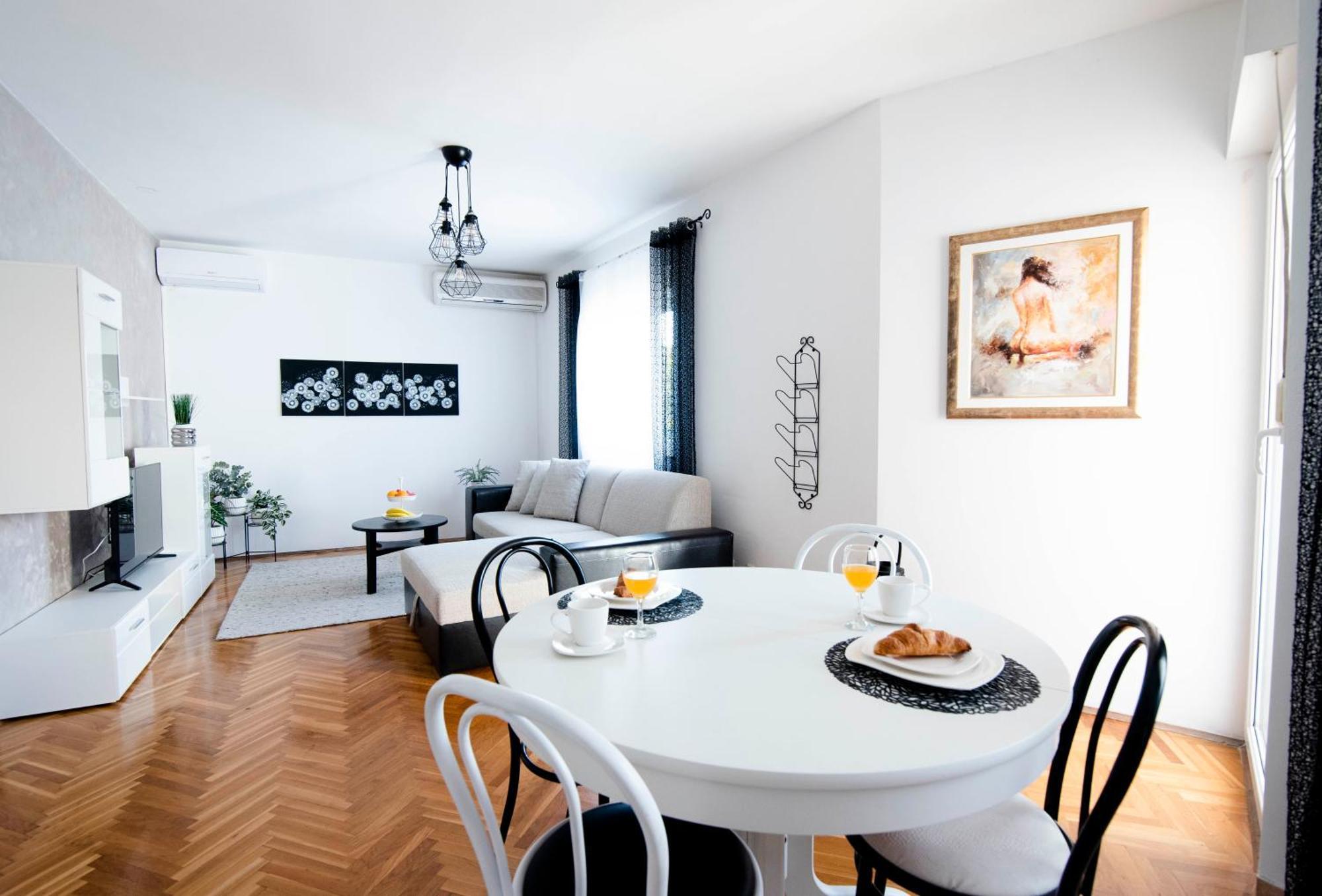 Apartman Karla Сини Екстериор снимка