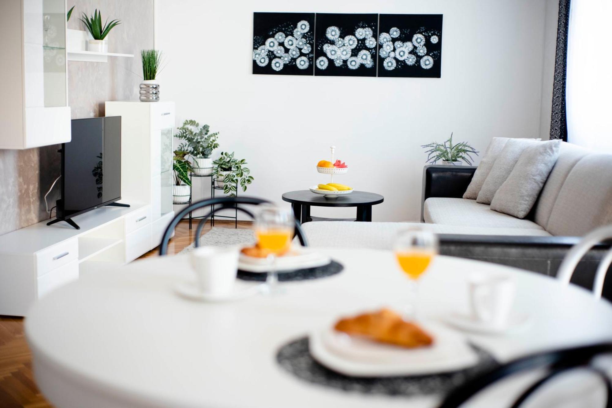 Apartman Karla Сини Екстериор снимка