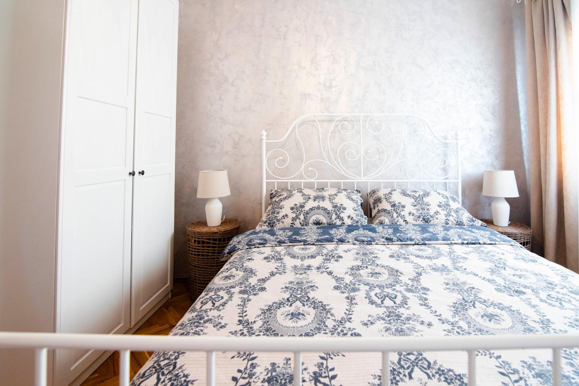 Apartman Karla Сини Екстериор снимка