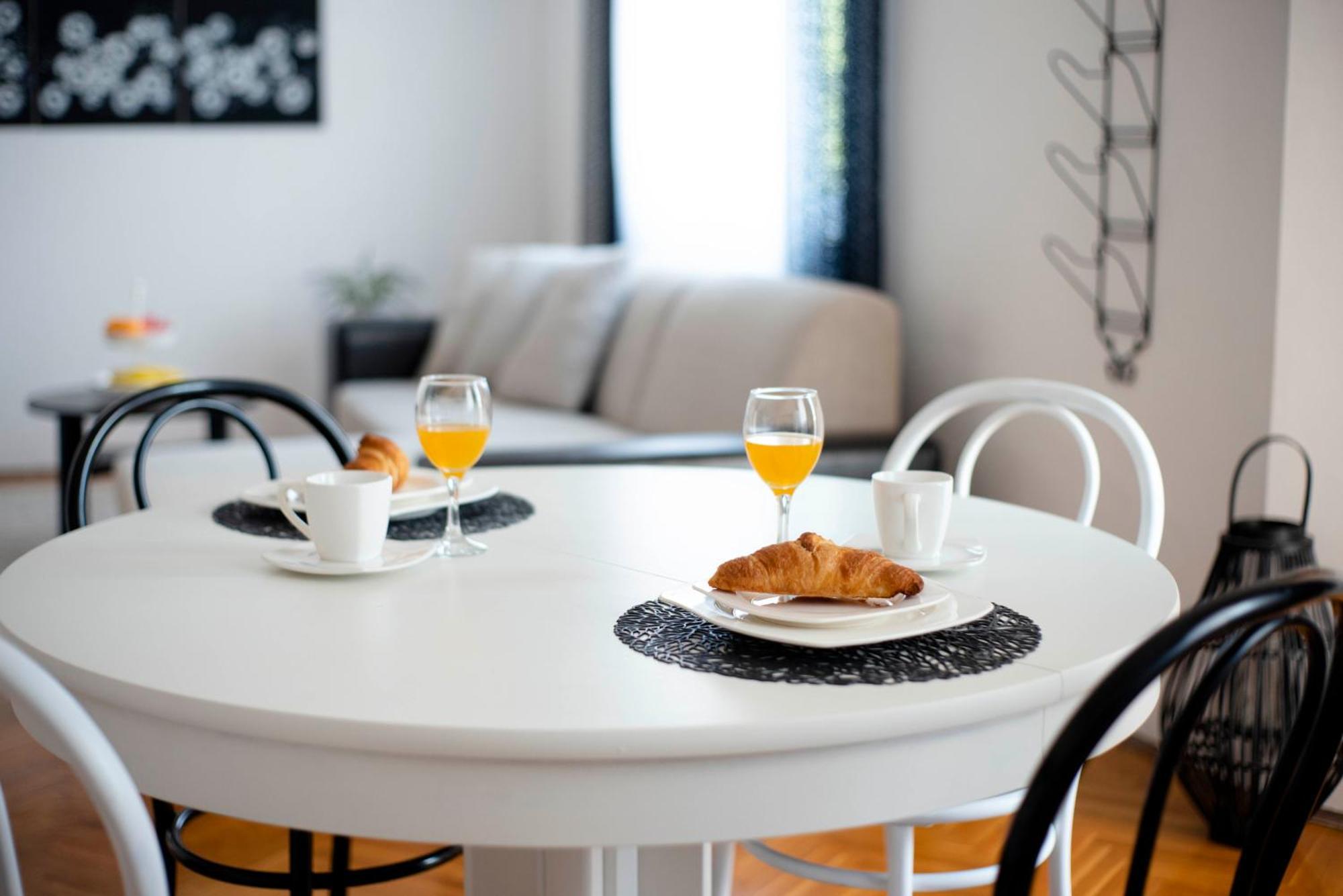 Apartman Karla Сини Екстериор снимка