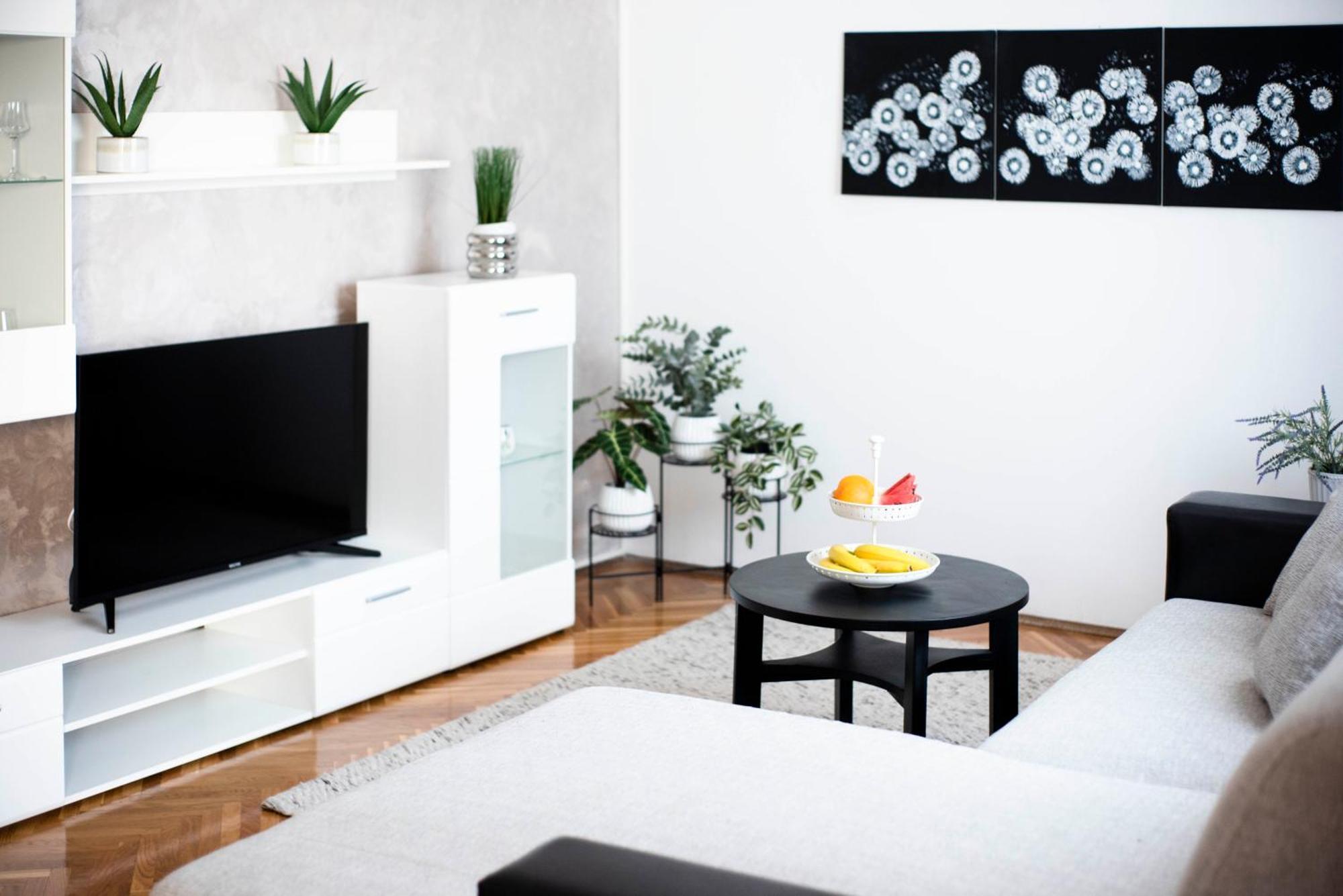 Apartman Karla Сини Екстериор снимка